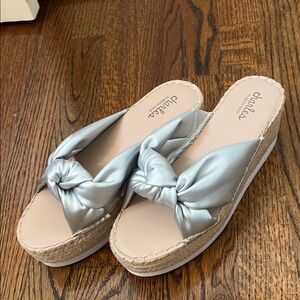 CHARLES by Charles David Silver Knot Slide Sandals 8.5